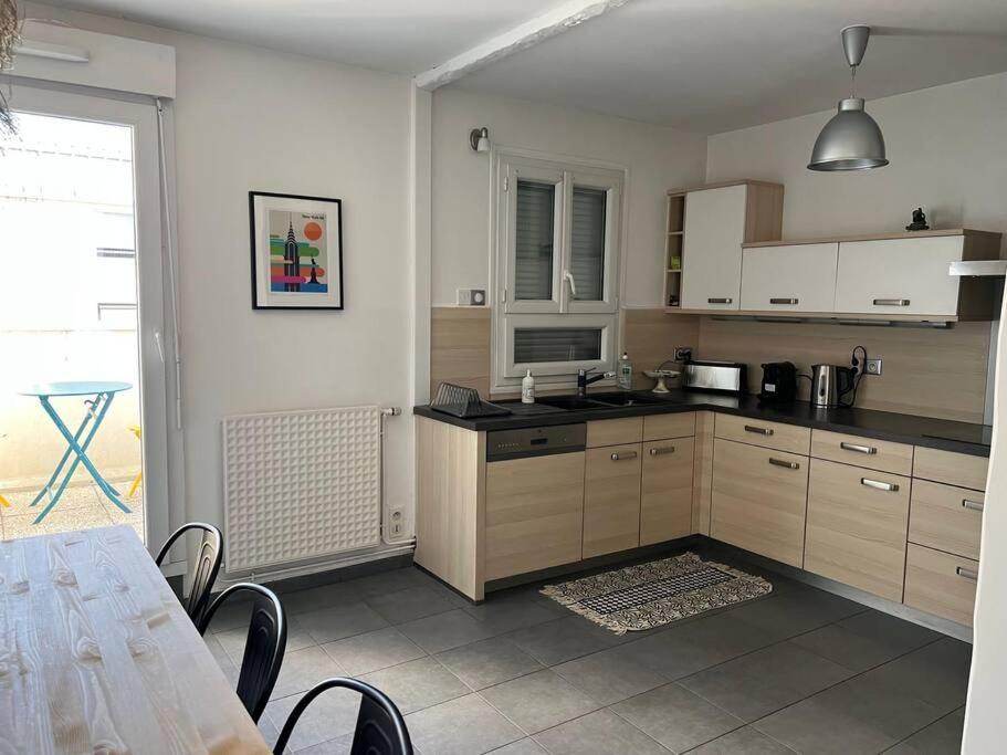 Superbe Appartement Avec Parking La Rochelle  Luaran gambar